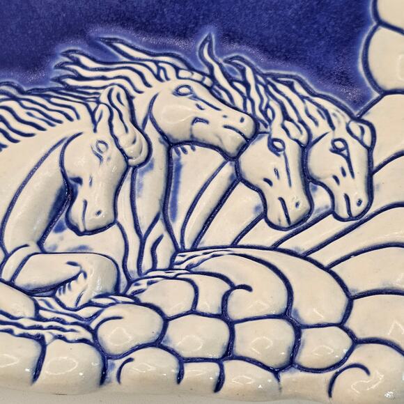 1994 Heart Land Studios Wild Horses Pottery Tray by Lyn Ulick - Stunning Design - Picture 6 of 10